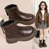 Botas Martin 2026 outono e inverno novas botas curtas infantis, botas de couro acolchoadas para meninas, botas de neve para crianças de médio e grande porte, botas versáteis