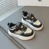 Tênis infantis coleção nova primavera 2025: sapatos casuais para meninas, tênis de cano baixo para meninos e tênis esportivos para bebês/crianças pequenas