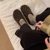 Mules personalizadas de sola grossa, estilo slip-on, bico redondo, estilo coreano, design de bolinhas para outono, sapatos femininos retrô 2026