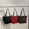 Bolsa Tote Padrão Crocodilo Moda Nova Outono 2026 Design de Nicho Estilosa Versátil Grande Capacidade Bolsa de Ombro de Mão para Mulheres