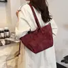 Bolsa de Mão Estilo Retro Simples Coreano Design de Nicho 2025 Nova Versátil para o Dia a Dia Grande Capacidade Ombro Único Bolsa Tendência