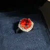 Cacho vibrante de diamantes vermelhos! Anel aberto de flor de zircônia, anel de dedo indicador estilo luxo vintage, joias de luxo leve de alta qualidade para atacado