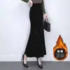 Falda midi de terciopelo para otoño e invierno, elegante y con clase, estilo largo, falda que estiliza y cubre las caderas