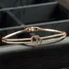 Pulseira de Ouro K Banhada com Diamantes Incrustados de Alta Costura de Luxo Leve, Estilo Aberto Individual Moderno, Pulseira Clássica de Alto Luxo, Zircônia, Retenção de Cor Forte