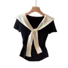 Camiseta de Manga Corta Estilo Capa Patchwork con Cuello Bloque de Color Azul Marino para Mujer, Falso Dos Piezas, Nuevo Estilo Verano 2025, Top Adelgazante que Ceñe la Cintura