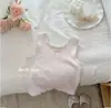 Colete pequeno bordado para meninas com borda de orelha de madeira para bebês meninas, fofo, estilo estrangeiro, verão, bom uso, faixa de algodão puro, tipoia interna
