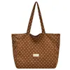 Bolso de lona con lunares estilo coreano, modelo nuevo 2026, fresco y simple, tela de nailon ligera, reversible, se puede usar como bolso de hombro tote
