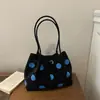 2026 Bolsa de Ombro/Axila Feminina Casual Nova Tendência Moda Fresca Simples Criativa com Bolinhas Grandes Texturizada