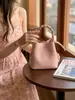 Bolsa Saco de Design de Nicho, Bolsa de Mão Trançada Versátil Casual, Nova Moda 2026 Mini Bolsa Transversal Estilo Cesta