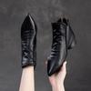 Shanghai Jiejie 2024 Invierno Nuevo Estilo Retro Botines Simples de Punta Tacón Grueso Chelsea Botines Commuter Zapatos de Mujer