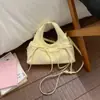 Bolsa de Mão Pequena Exquisita e Moderna para Mulheres, Novo Estilo Primavera 2026, Bolsa Transversal Versátil e Estilosa, Bolsa Tote Pequena da Moda Mais Vendida