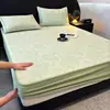 Juego de Tres Piezas de Alfombrilla Refrigerante de Seda de Hielo Clase A 2026 Retro Francés Alfombrilla Suave Refrigerada por Aire para Uso en Casa Cama Doble Sábana Lavable a Máquina
