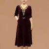 Vestido de Terciopelo Dorado de Manga Larga para Mujeres de Mediana Edad y Mayores 2025 Nuevo Estilo de Moda que Cubre el Vientre Aspecto Adelgazante Vestido de Otoño para Madre