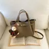 Bolsa Pequena Transfronteiriça 2025 Nova Tendência Mais Vendida para Mulheres, Bolsa Cruzada de Ombro Único Vintage para Outono e Inverno, Bolsa Saco