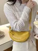 2026 Nueva Bolso de Hombro Cruzado de Moda Versátil con Forma de Media Luna para Mujer, Bolso Sencillo de Nicho para el Hombro para el Viaje Diario