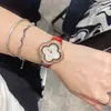 Nuevo Estilo Esfera de Concha Completa de Diamante Trébol de Cuatro Hojas Correa de Cuero de Moda para Mujer Reloj de Pulsera de Cuarzo de Tres Manecillas Correa de Reloj Venta al por Mayor