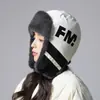 Chapéu de inverno para mulheres, gorro quente para cobrir as orelhas ao ar livre, chapéu de pelúcia clássico e versátil para circunferência de cabeça grande, cobertura de cabeça à prova de vento