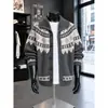Casaco de malha com lapela e fivela tipo chifre para homens e mulheres, design de outono, color blocking, cardigã, jaqueta de tricô moderna, casual