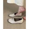 2026 Verão Novo Simples Slip-On Bico Redondo Aumento de Altura Sapatos Femininos Mocassins Casuais de Couro