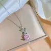 Xiaohongshu Creativo Nuevo Producto Diamante Rosa Corazón Conejito Acero de Titanio Collar para Mujeres Exquisito Circonita de Moda Cadena para Clavícula Joyería