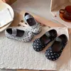 Zapatos de Cuero con Lunares y Lazo para Niñas 2026 Primavera y Otoño Nuevos Suela Suave Versátiles Planos de Princesa Bajos para Niña Pequeña
