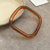 Pulsera Cuadrada Retorcida de Acrílico Moda Ins Europea y Americana Retro Elegante Joyería de Nicho de Alta Gama Venta al por Mayor
