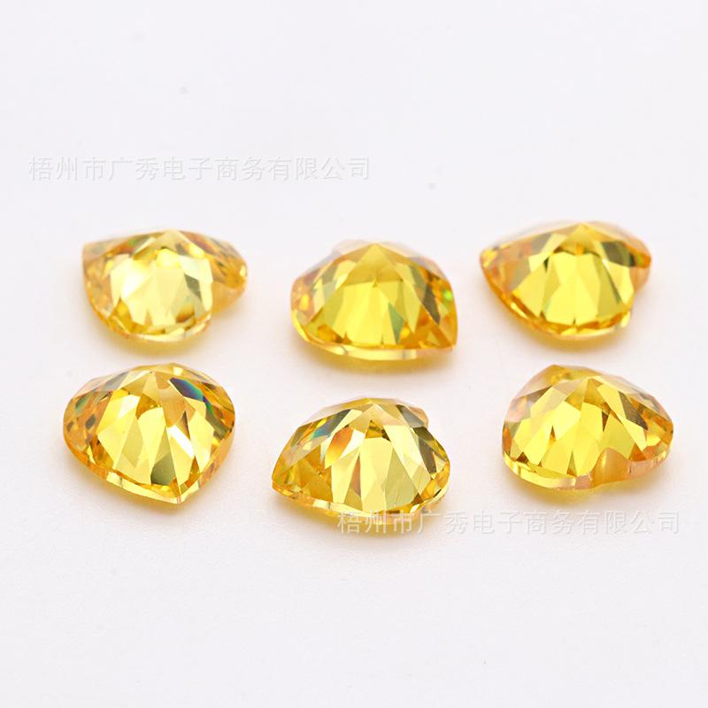 心形金黄锆石
