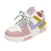 Sapatos de Menino Tênis de Basquete 2025 Outono Novo Tênis Infantil Cartoon com Solado Macio Tênis Esportivo de Cano Alto para Meninas Sapatos Casuais