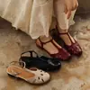 Sandalias Romanas Mary Jane Transpirables con Agujeros en Cuero Lavado sin Espalda 2026 Tacón Bajo Punta Redonda Cuero Genuino con Punta Cerrada sin Espalda