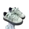 Zapatos Blancos Versátiles Populares Zapatos Deportivos Casuales para Estudiantes para Mujer Otoño 2025 Nuevas Zapatillas de Suela Gruesa de Nicho para Mujer