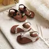 Sandalias Romanas Planas de Tira de Velcro con Punta de Dedo para Mujer 2026 Verano Nuevo Estilo Vacacional Zapatos de Playa Sandalias Plateadas con Punta de Dedo para Mujer