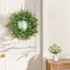 1 guirlanda artificial de eucalipto com flores vermelhas e samambaias roxas, usada para simular portas floridas em casas de fazenda rústicas, para portas de entrada, pendurar na parede interna e externa, casamentos, feriados e decoração de casa durante a primavera e o verão.