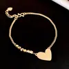 Pulsera de Corazón Plegado con Colgante, Moda Europea y Americana, Pulsera de Lujo Ligero de Gama Alta, Estilo Minimalista, Accesorio de Mano Único y de Nicho