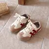 Tênis Forrest Gump infantil, nova coleção primavera/outono 2026, tênis esportivos para meninas com solas macias, leves, tênis de treino alemão para meninos, calçados de bebê