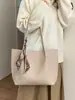 Bolso de mujer de gran capacidad, nuevo bolso de hombro casual de color liso para el otoño de 2026, bolso tote elegante y simple para ir al trabajo