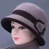 Otoño Invierno Mujer de mediana edad y anciana Cálido con felpa interior Sombrero de lana para madre Sombrero de pescador tejido con protección para las orejas y protección contra el frío de pelo de conejo para señora mayor abuela