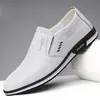 Zapatos casuales para hombre, otoño 2026, zapatos de cuero transpirables estilo británico, zapatos de cuero blancos sin cordones para hombre