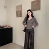 Camiseta de manga larga para mujer, con forro polar, engrosada, corte ajustado, cuello en V, estilo invierno, adecuada para chicas atractivas, top versátil