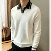 Outono/Inverno 2026 Casual de Alta Qualidade Color-Block Gola Turn-Down Slim Fit Camisa de Tricô Moda Branca Polo Masculina para Negócios