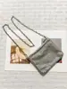 2025 Nuevo Bolso de Diseño de Nicho Cortado Tejido a Mano de Plata Brillante de Gama Alta Bolso de Hombro Casual con Cuentas de Flores Pequeñas