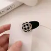 Pinza para el pelo de camelia de perlas estilo francés con flocado, clip lateral para flequillo de mujer, clip superior para la cabeza, accesorios para el cabello
