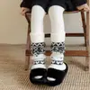 Zapatos y calcetines, calcetines de algodón para niños, color marrón Maillard, cálidos, gruesos, con un lazo, estilo retro, para otoño e invierno, calcetines altos para pantorrilla engrosados
