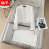 Blazer corto, petite, de manga larga con cuello de traje pequeño para mujer, traje de moda otoño e invierno 2026 con pantalones de pierna ancha, atuendo profesional