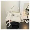 Bolsa Transversal Simples e Fashion para Mulheres, Nova Bolsa de Mão Quadrada Pequena Estilo Ins Versão Coreana, Bolsa de Ombro Versátil para o Dia a Dia
