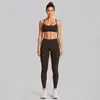 Conjunto de roupa fitness transfronteiriço, com um design traseiro estiloso, um top esportivo de gola halter e calças de yoga de secagem rápida, adequado para corrida ao ar livre, ciclismo e Pilates.