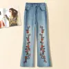 Jeans acampanados bordados vintage personalizados para mujer, estilo nuevo fino de verano 2026, de cintura alta, adelgazantes, estilo chino nuevo
