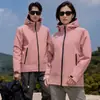 Jaqueta Impermeável Quente Três em Um para Montanhismo, Esqui e Uso Outdoor com Capuz Fabricante Atacado