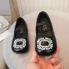 Zapatos Pequeños de Piel para Niñas 2026 Primavera/Otoño Nuevo Estilo Zapatos de Ballet para Niños Princesa Niños Medianos y Grandes Negro Suela Suave Zapatos Individuales