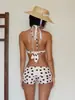 Retro Europeo y Americano Vacaciones en la Playa Aguas Termales Lunares Hottie Shorts Conjunto de Bikini Top de Cuello Halter + Pantalones Cortos de Color Sólido