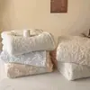 Manta luxuosa e elegante de pelo de coelho, espessada com lã de cordeiro, adequada como manta de ar condicionado, manta de sofá ou manta para cochilo no escritório